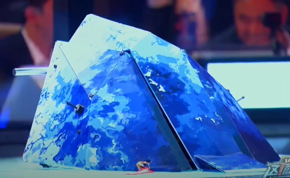 Competitor "Pangolin" at This is Fighting Robots